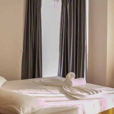 Hotel Besani Durrës Esterno foto