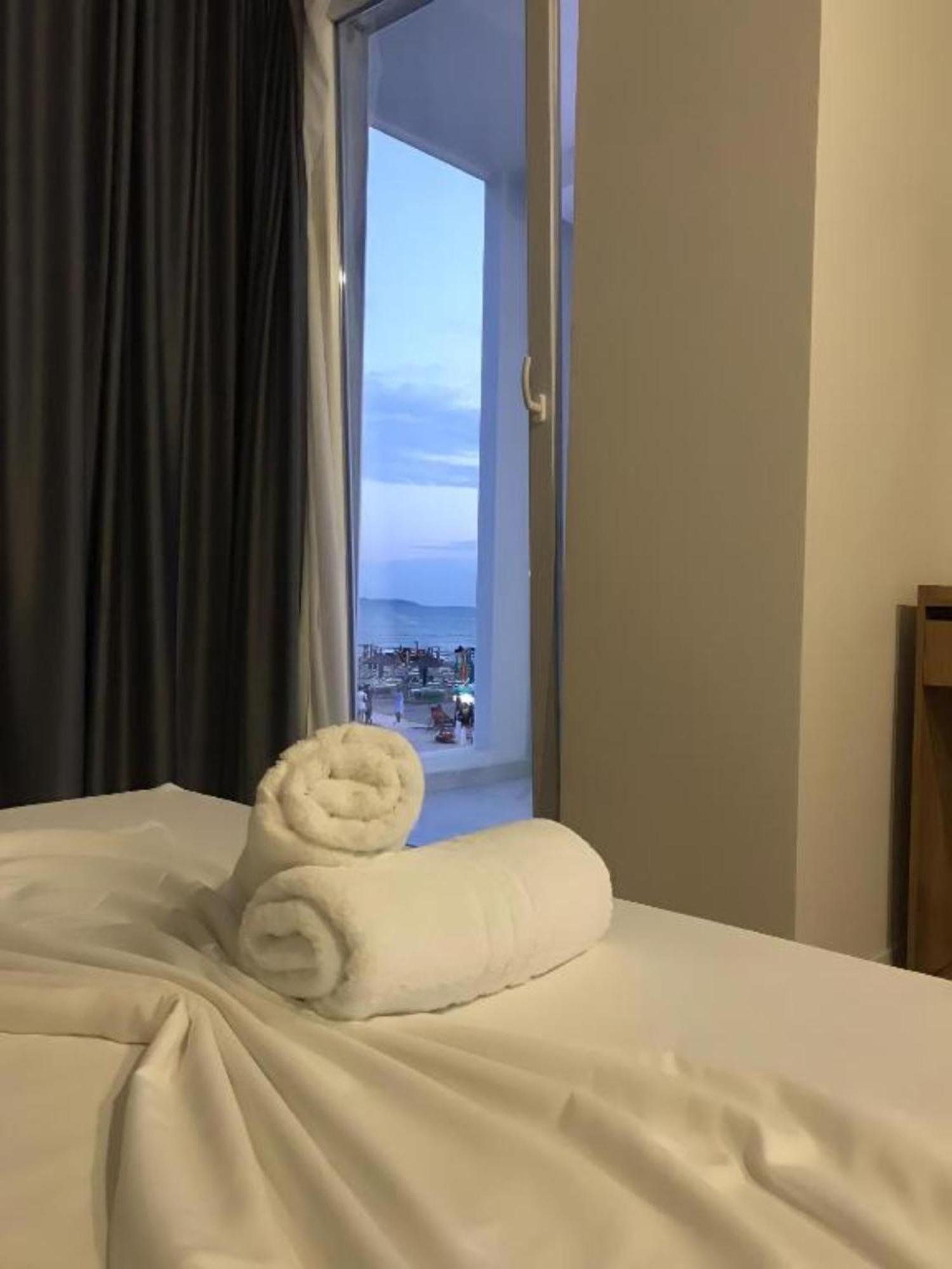 Hotel Besani Durrës Esterno foto