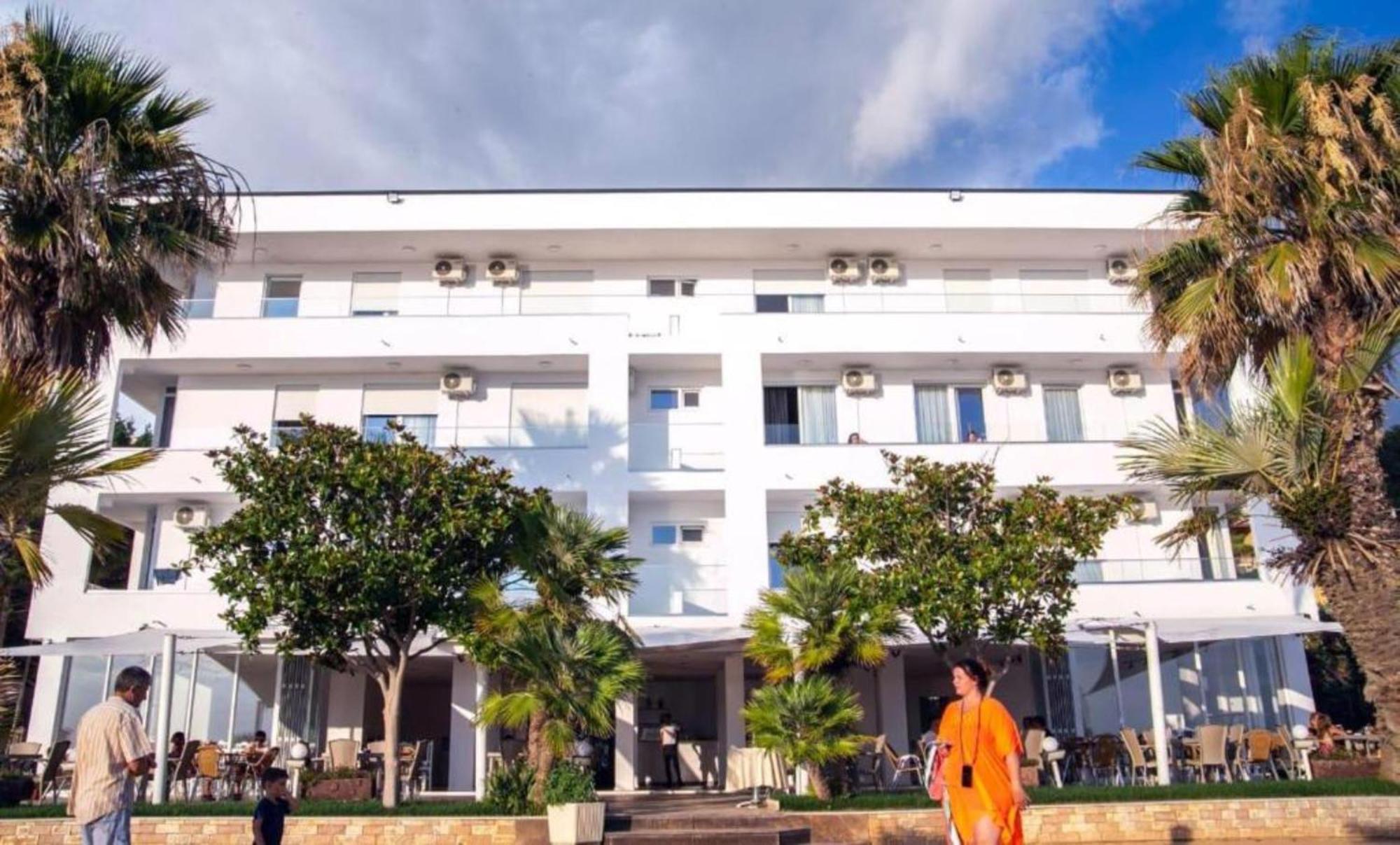 Hotel Besani Durrës Esterno foto
