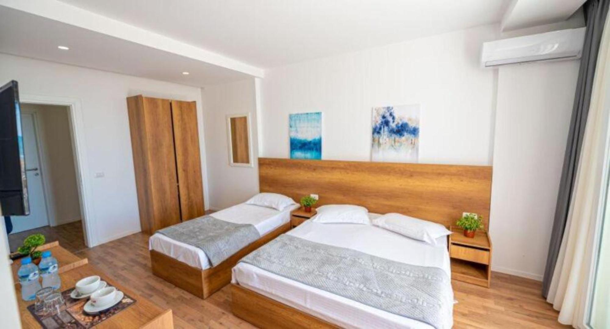 Hotel Besani Durrës Esterno foto