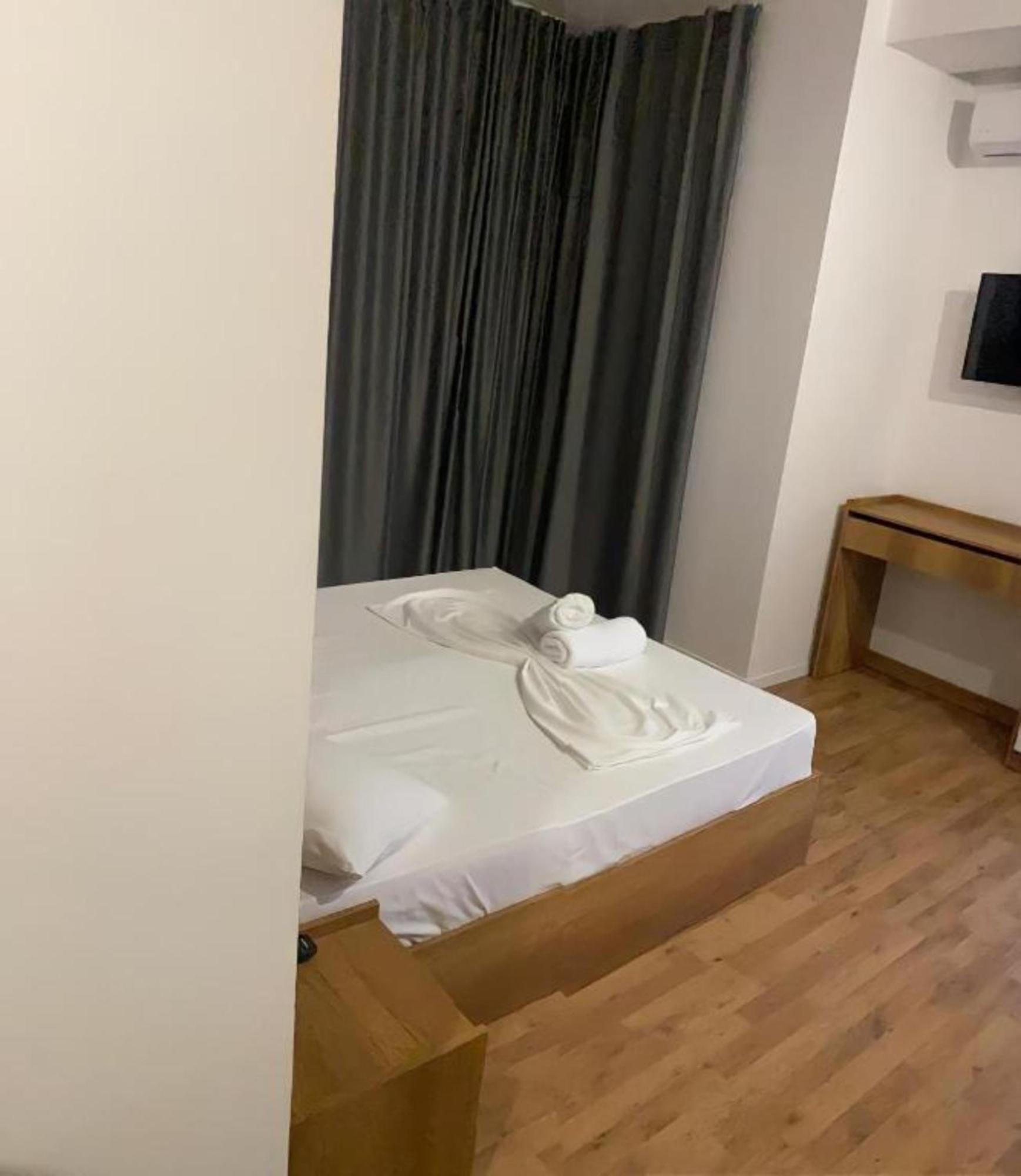 Hotel Besani Durrës Esterno foto