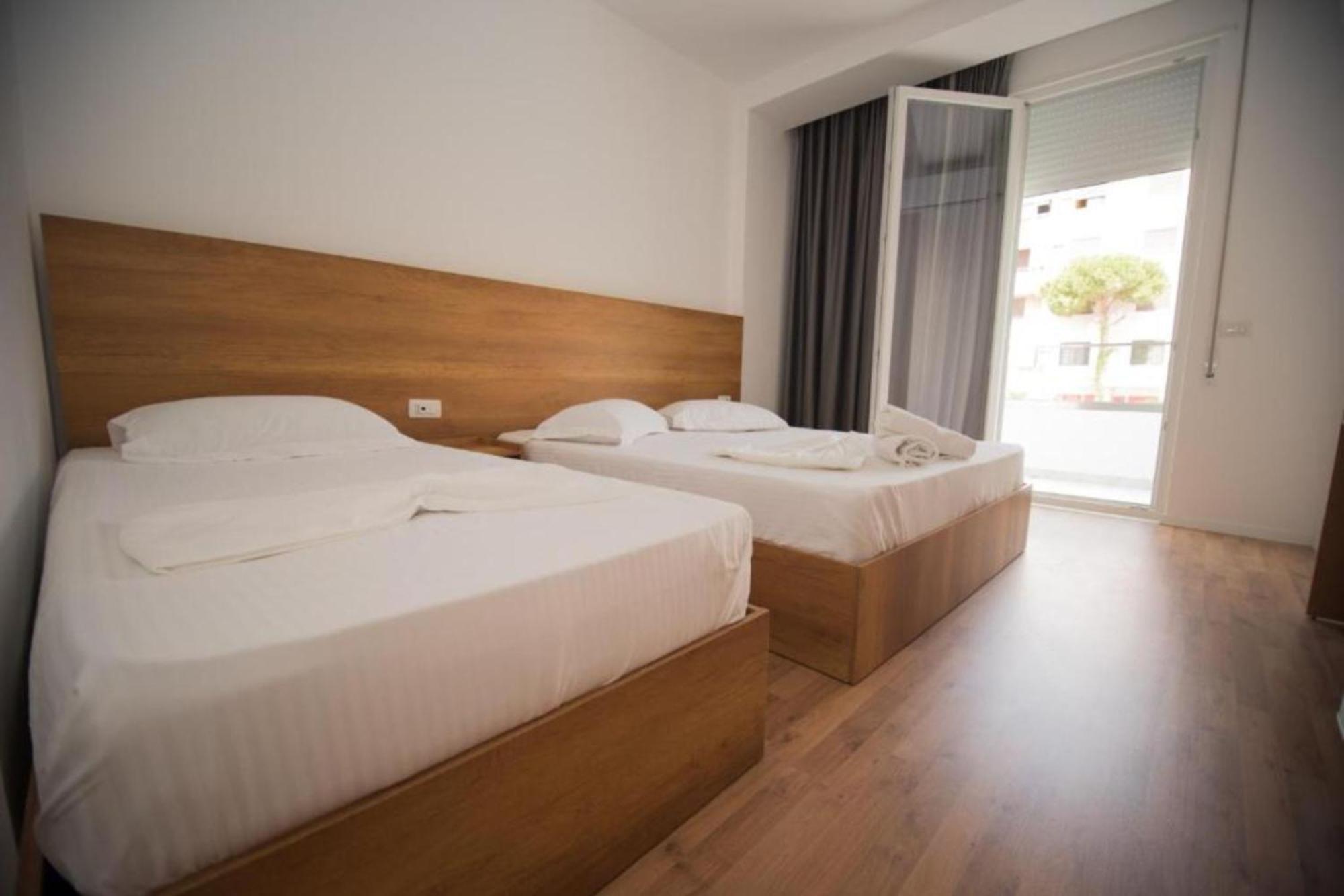 Hotel Besani Durrës Esterno foto