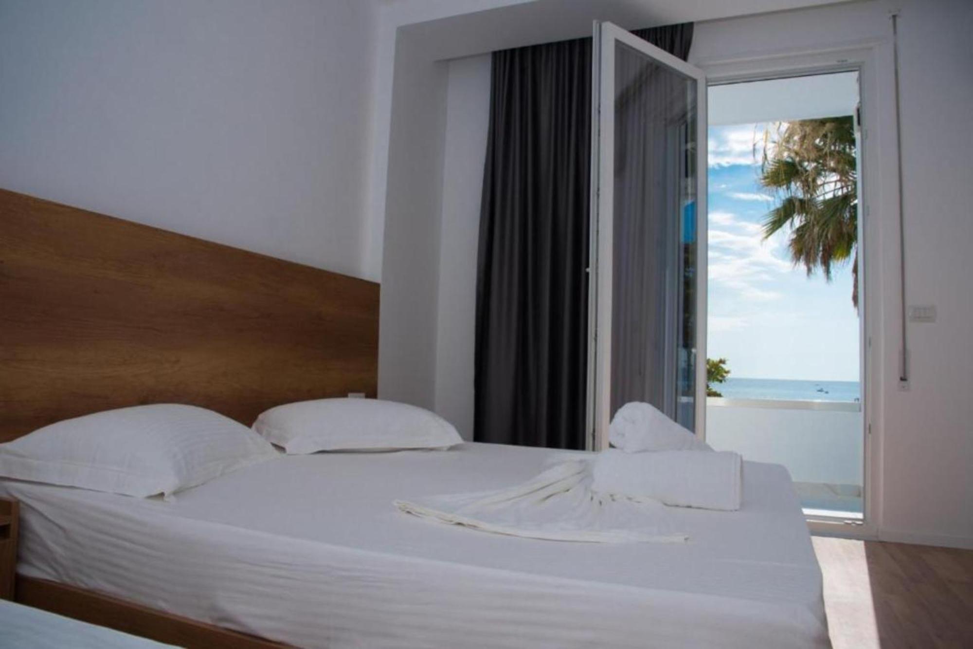 Hotel Besani Durrës Esterno foto